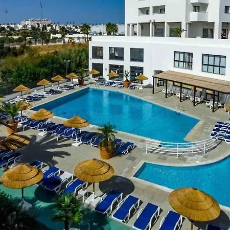 Ocean Eyes. Amazing 180º View Of The Sea And