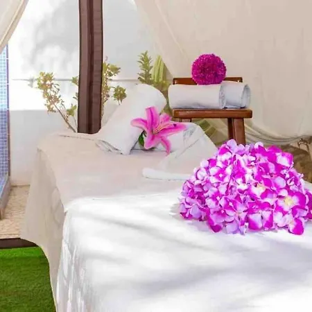 Ocean Eyes. Amazing 180º View Of The Sea And